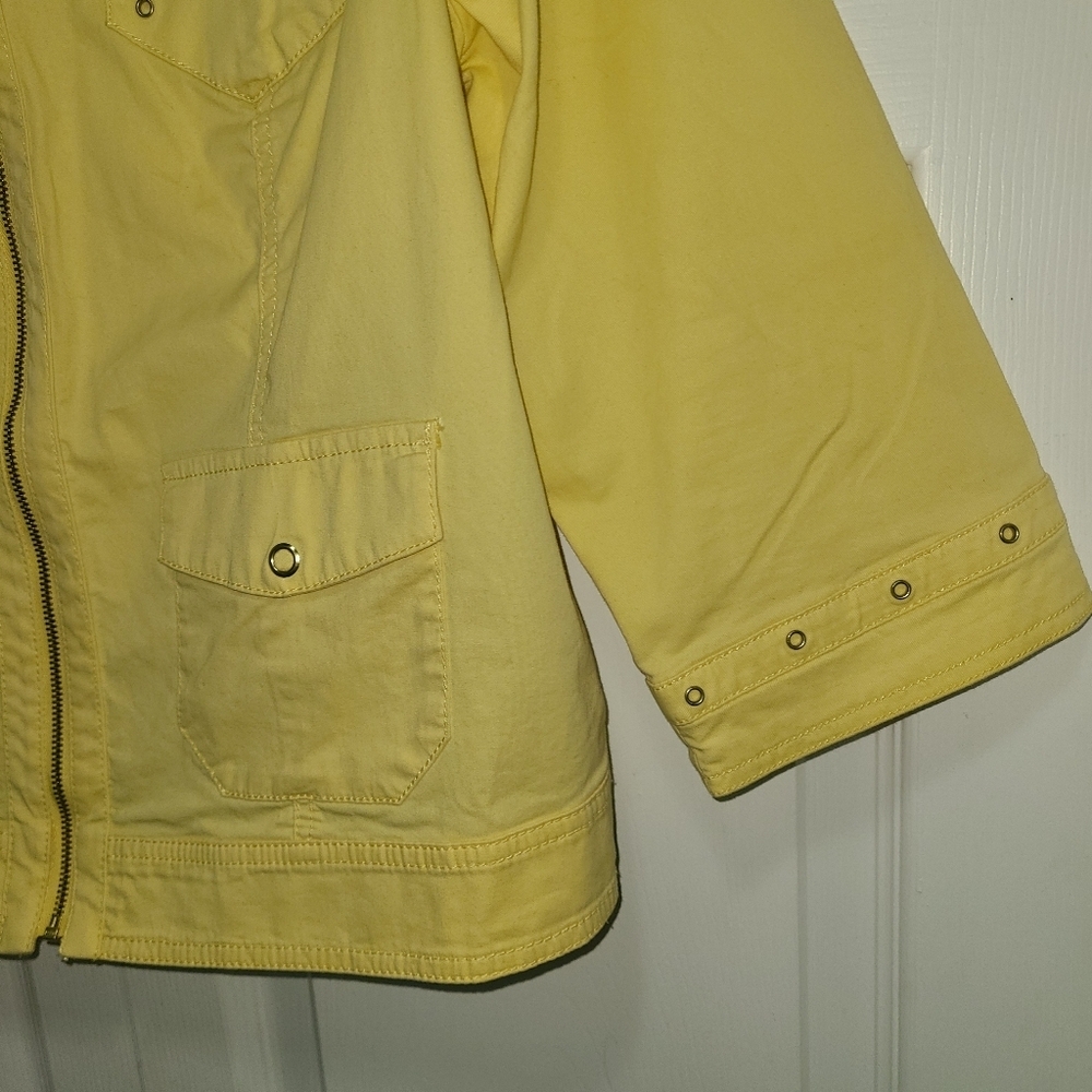 Chico's Yellow Jacket Coat with Collared Neckline and 3/4 Sleeves Size 2 - Picture 8 of 16